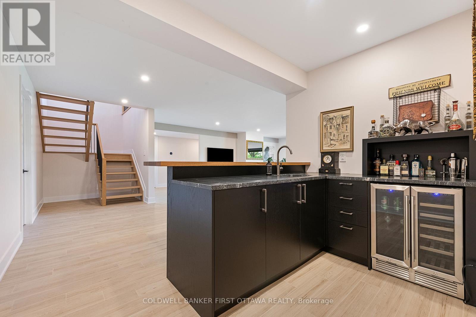 1981 Prince Of Wales Drive