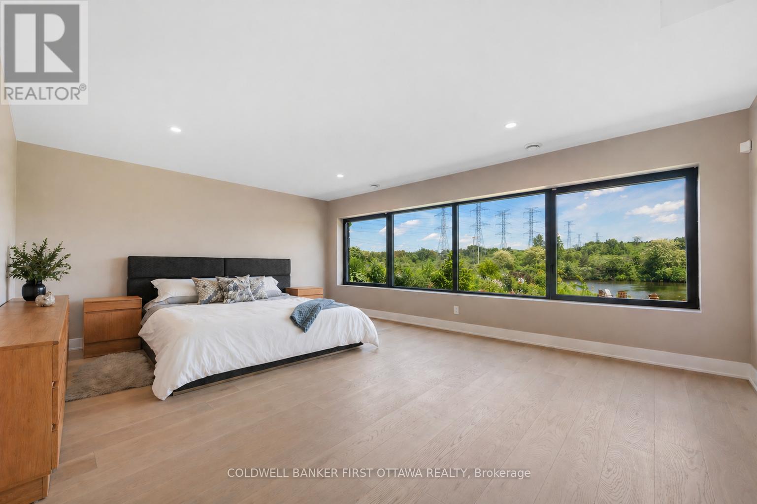 1981 Prince Of Wales Drive