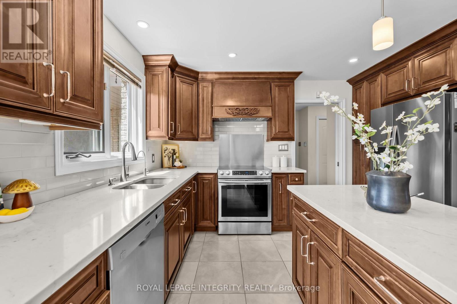 2025 Sixth Line Road