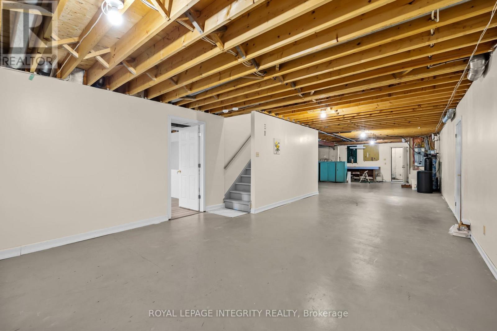 2025 Sixth Line Road