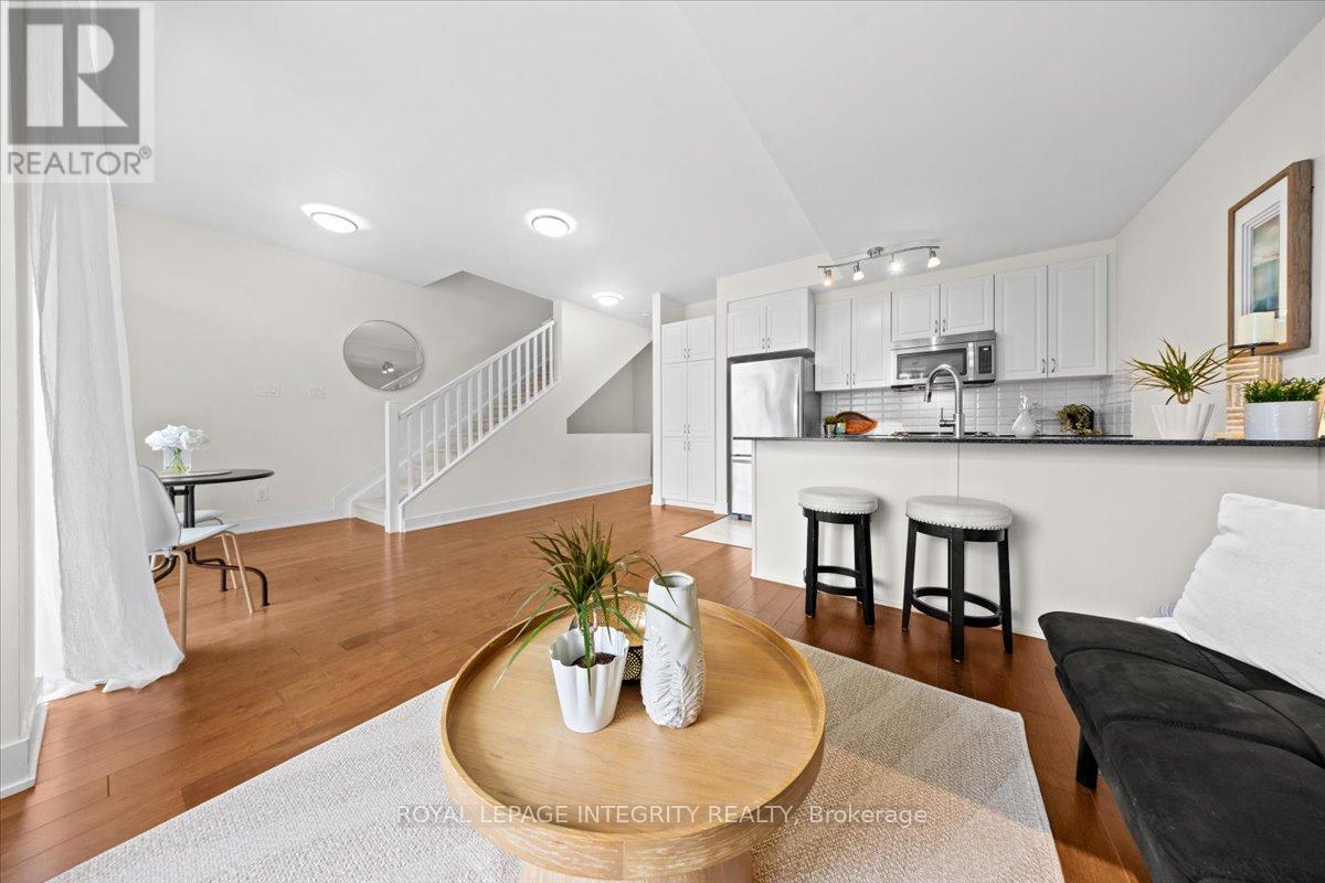 9 - 78 Holmwood Avenue