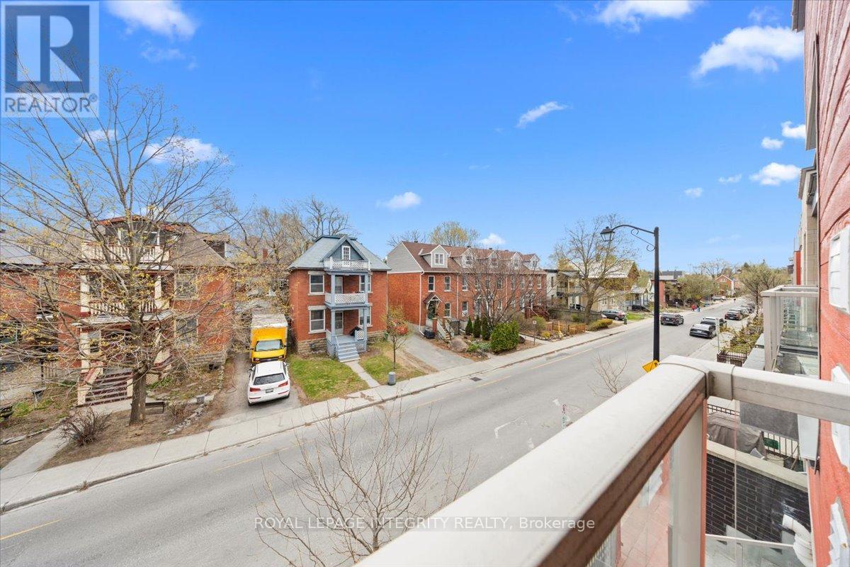 9 - 78 Holmwood Avenue