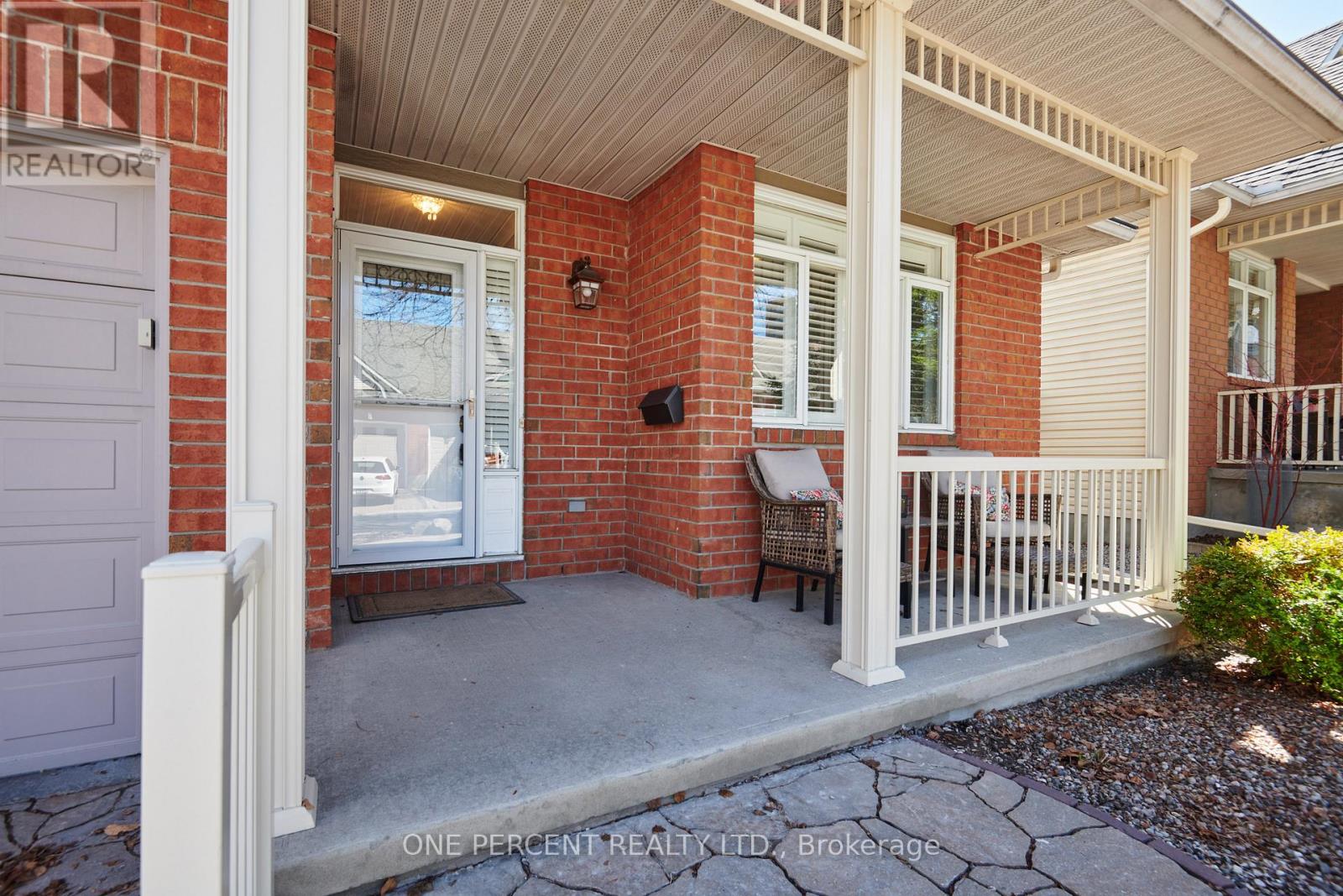 15 - 1240 Kilborn Place