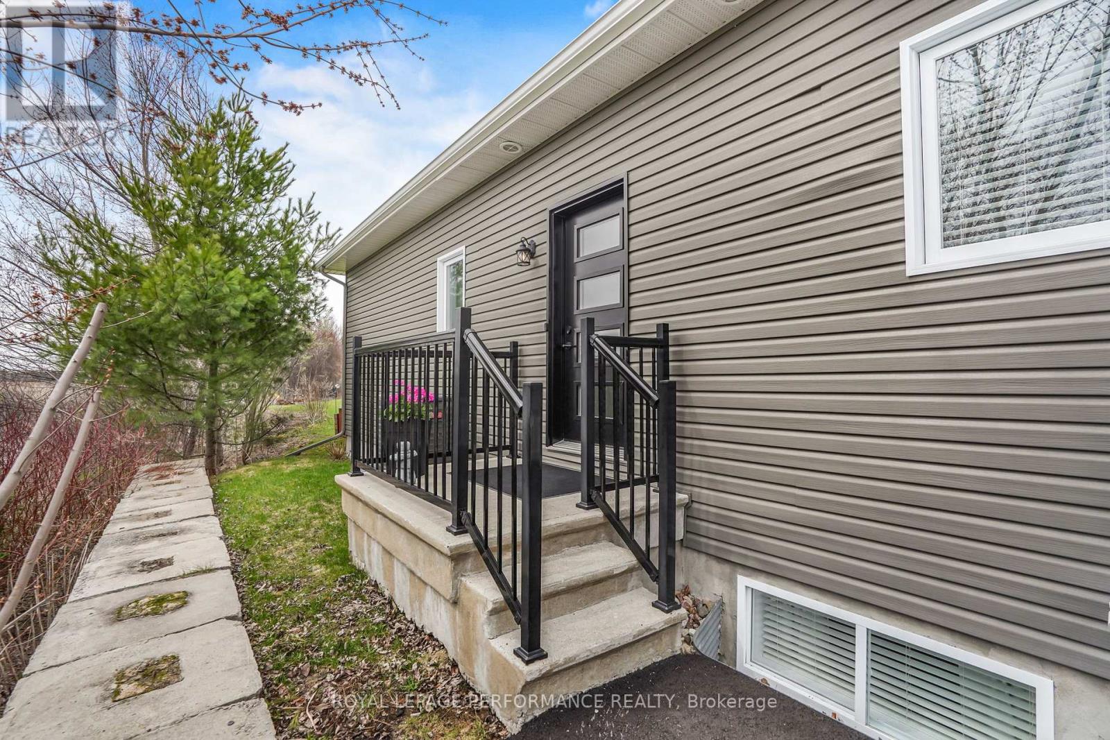 1560 Sandy Hill Road