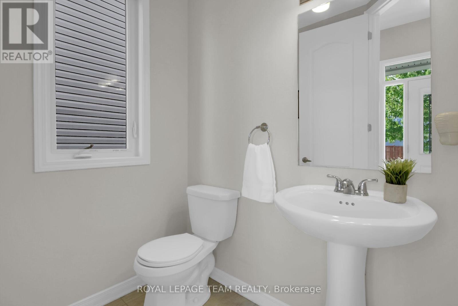 3202 Harvester Crescent