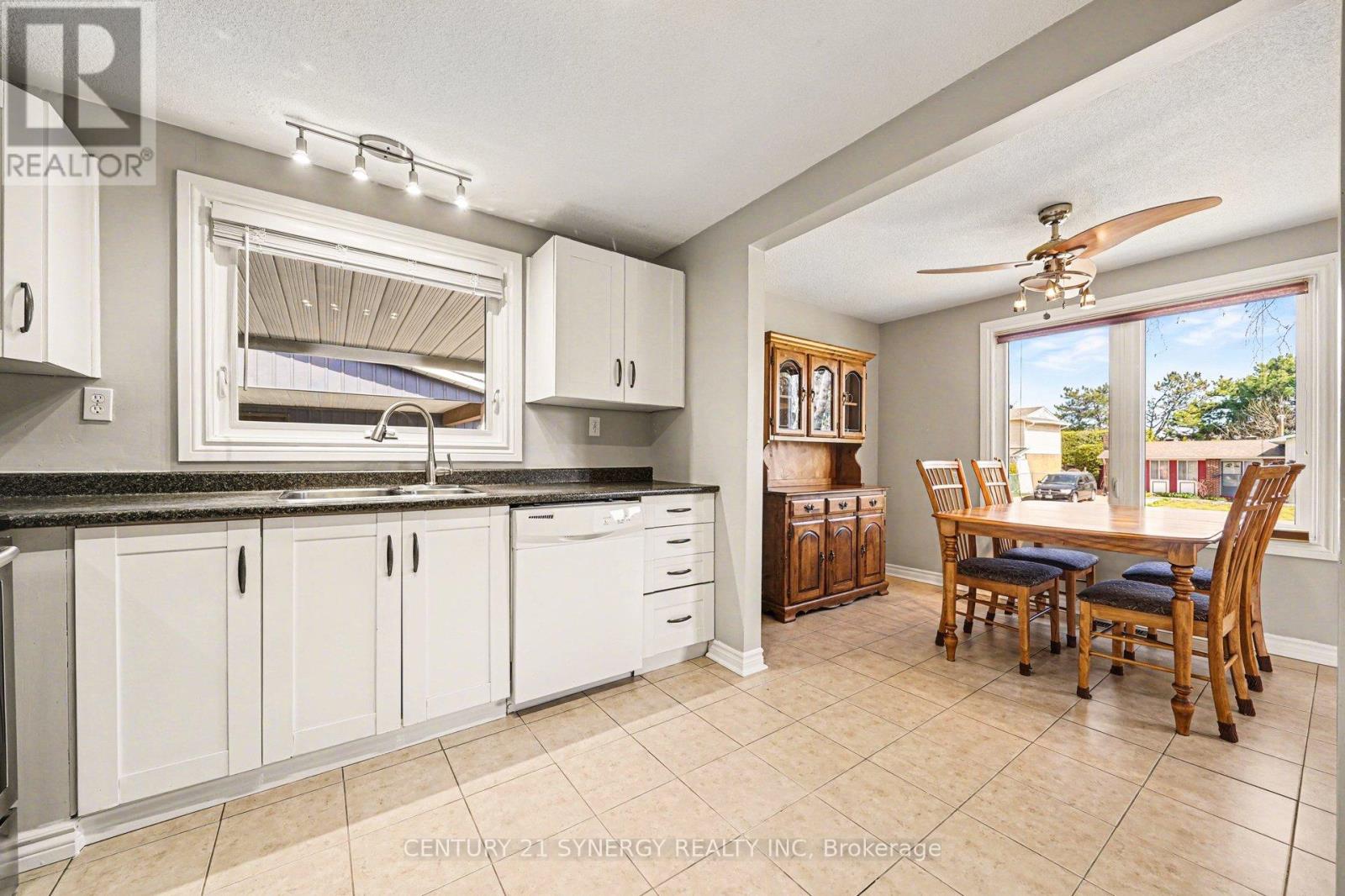 2428 Blackstone Crescent