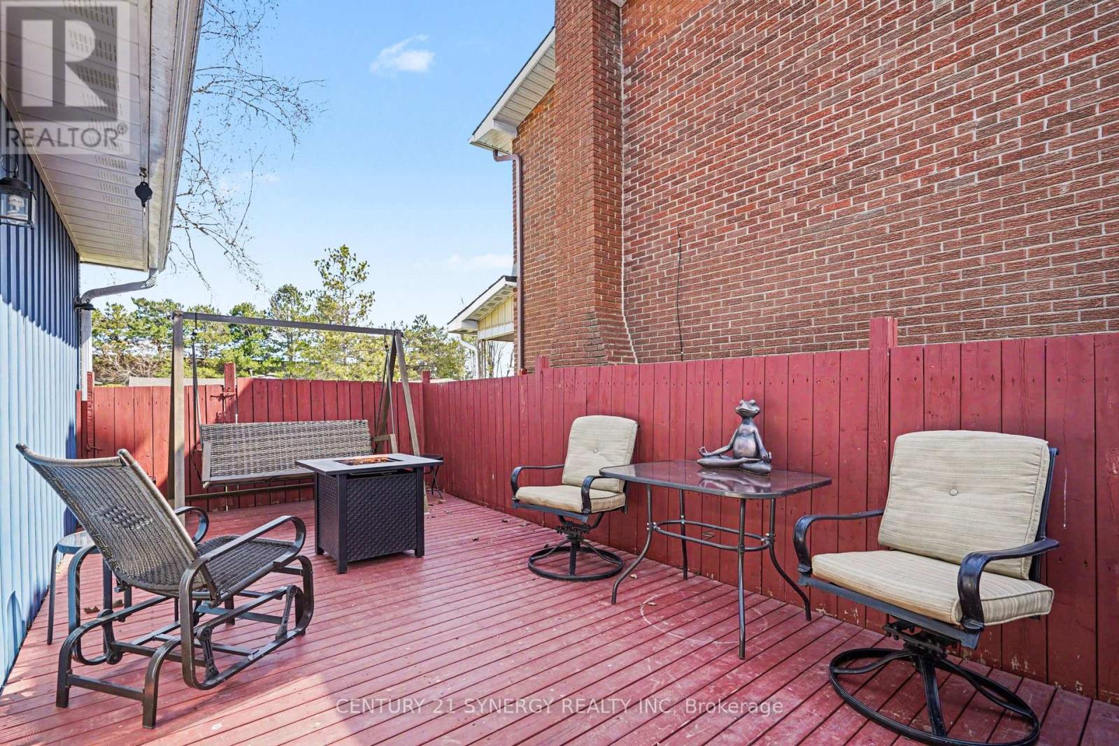 2428 Blackstone Crescent