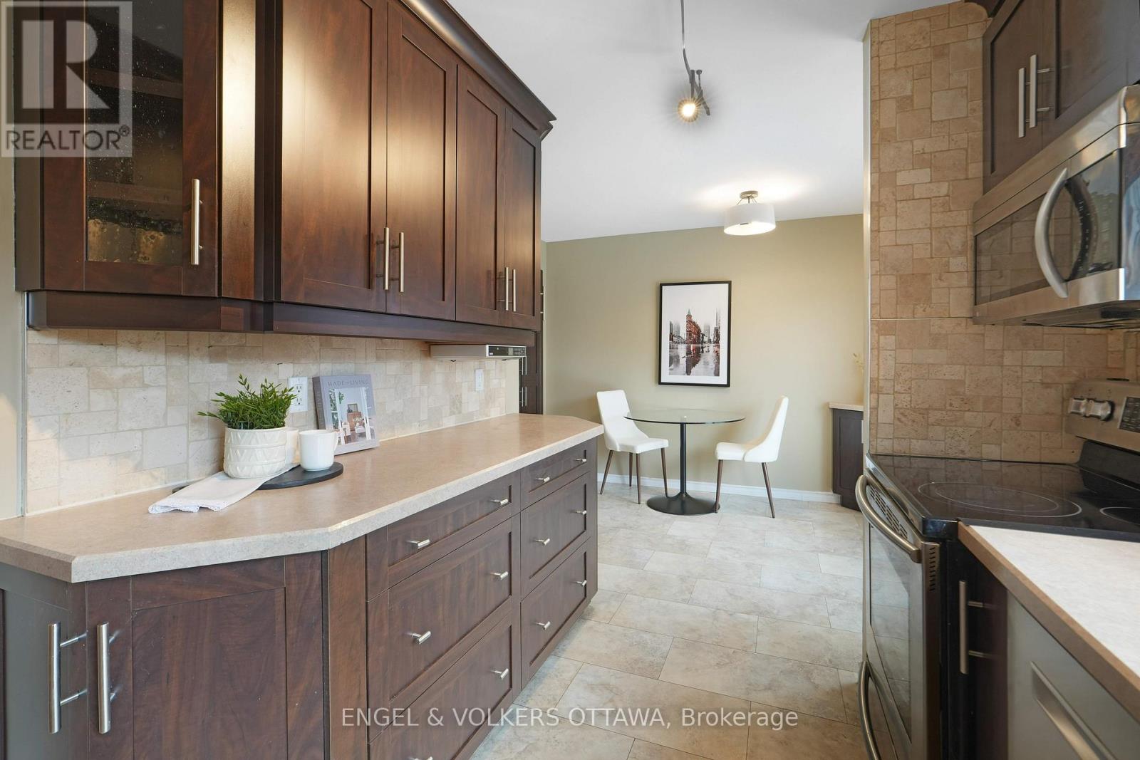 33 - 2111 Montreal Road