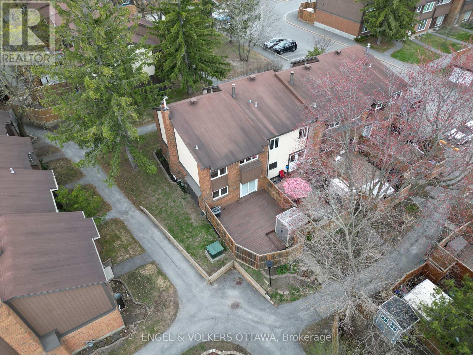 33 - 2111 Montreal Road