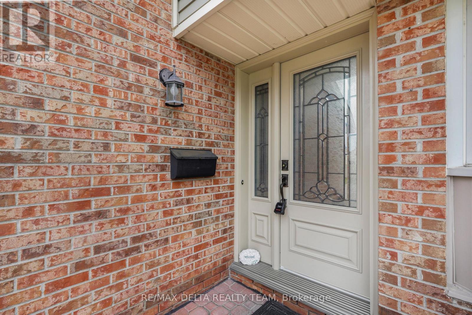 6043 Valley Field Crescent