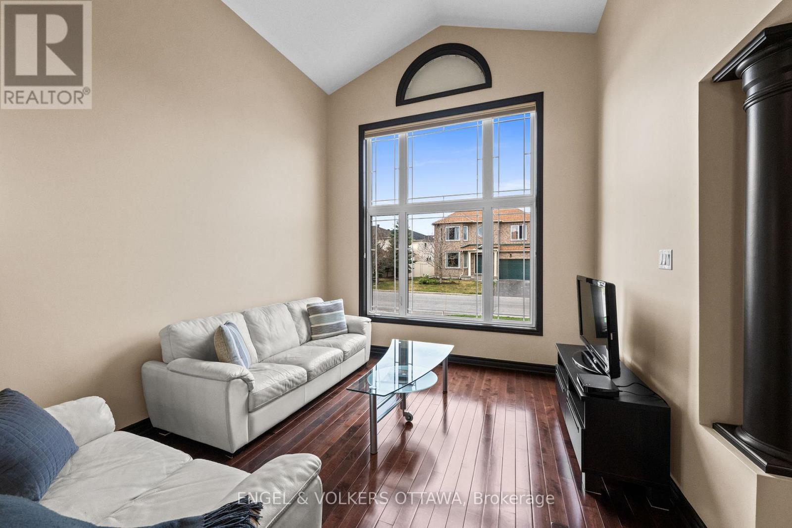 310 Sarabella Street