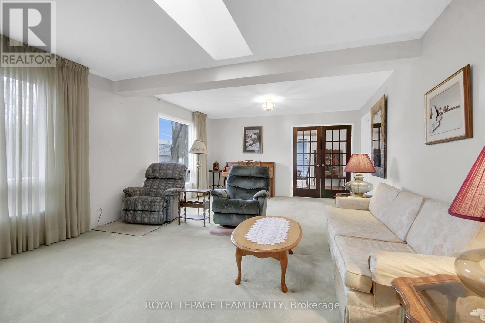 4 Headingly Crescent