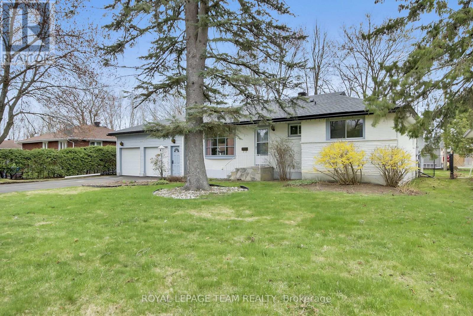 4 Headingly Crescent