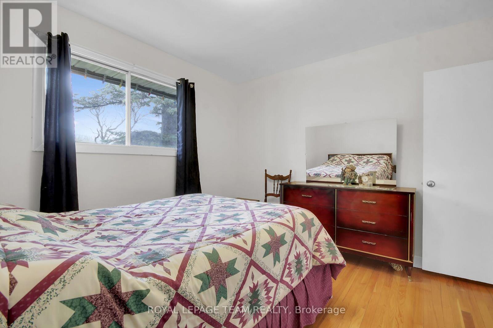 4 Headingly Crescent