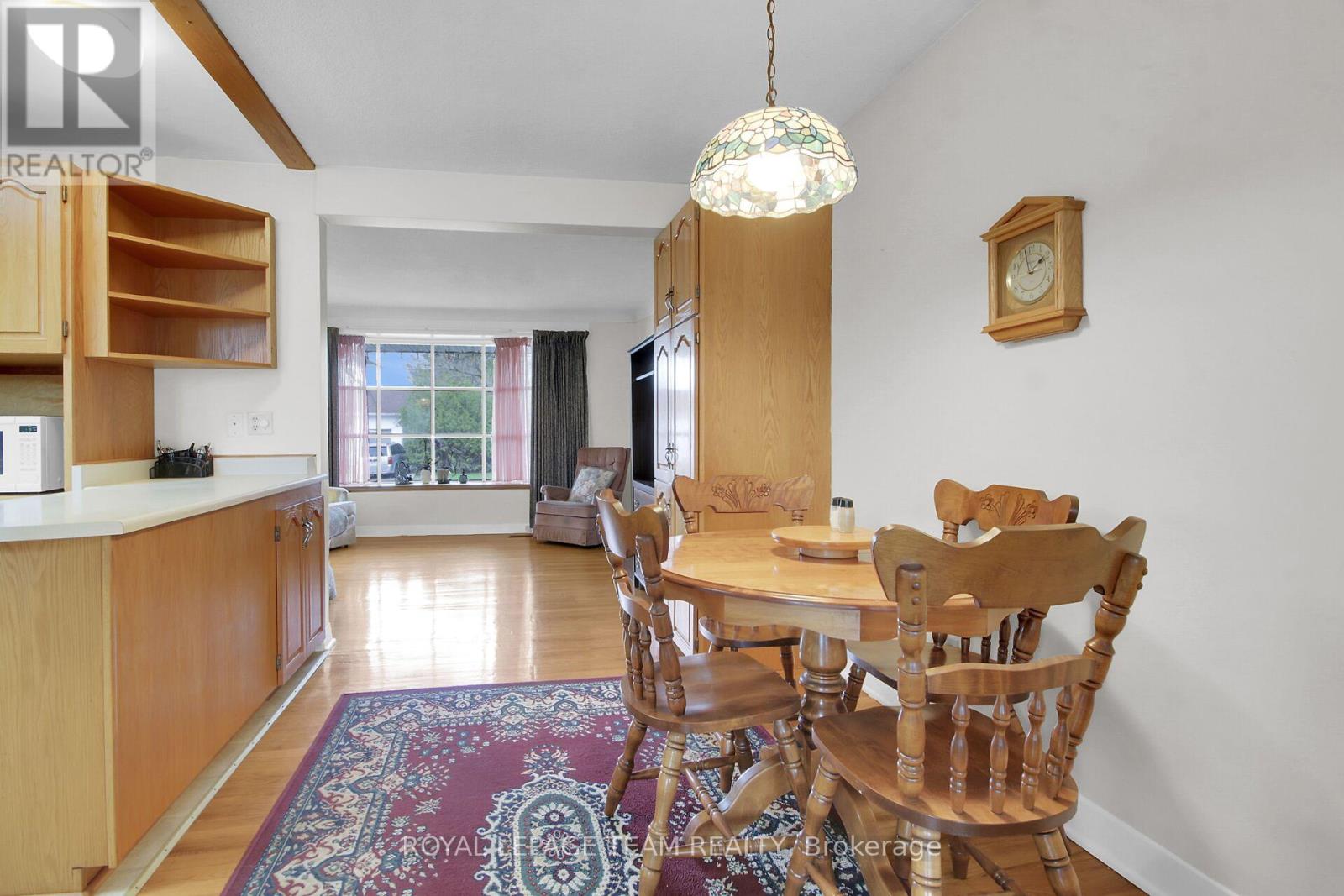 4 Headingly Crescent
