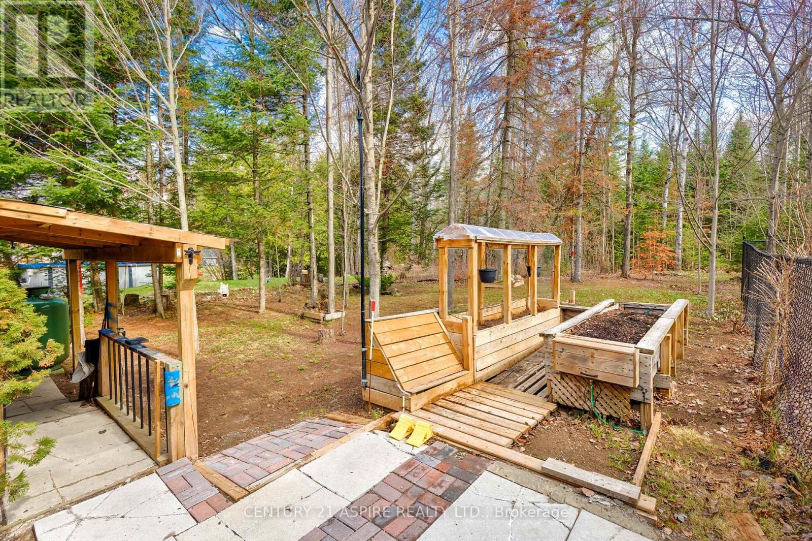 1576 Garden Of Eden Road