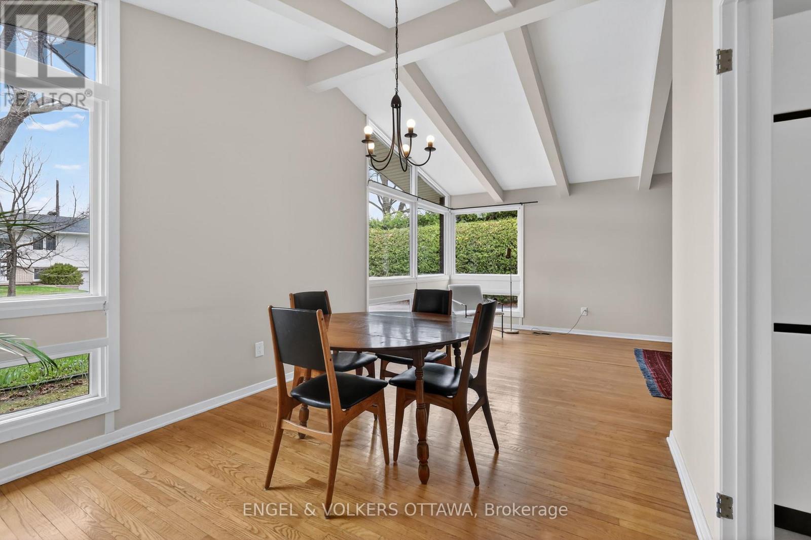 1795 Devlin Crescent