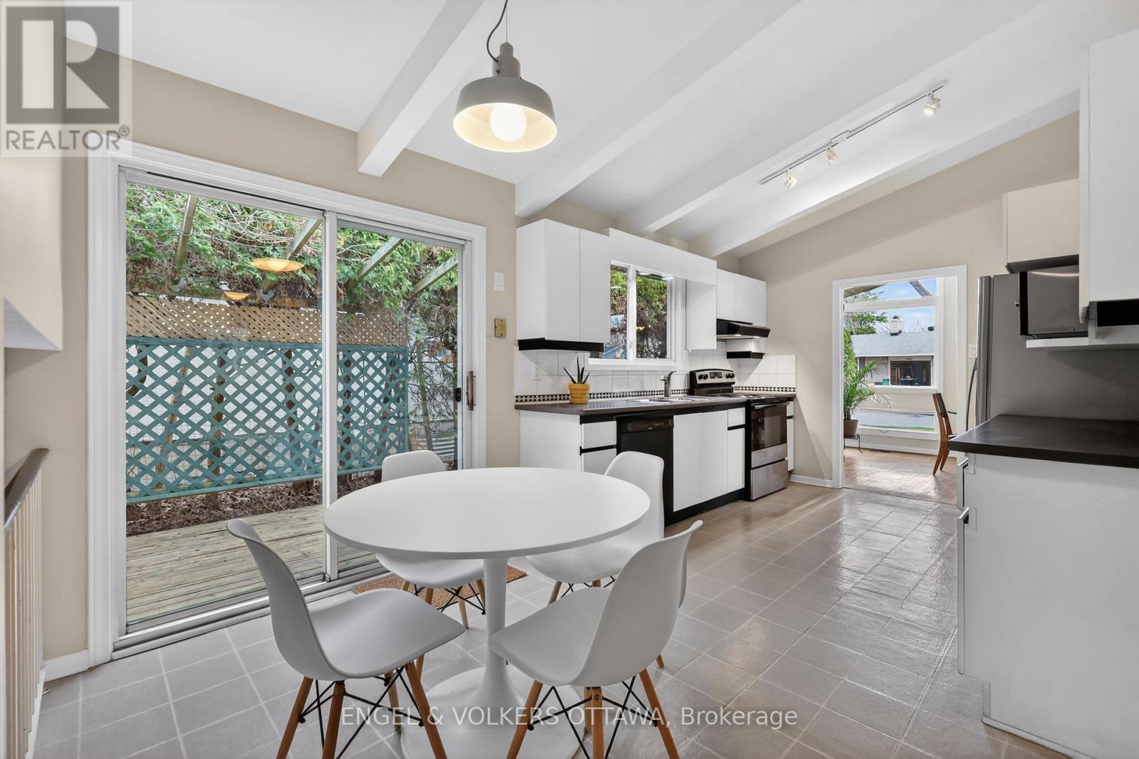 1795 Devlin Crescent
