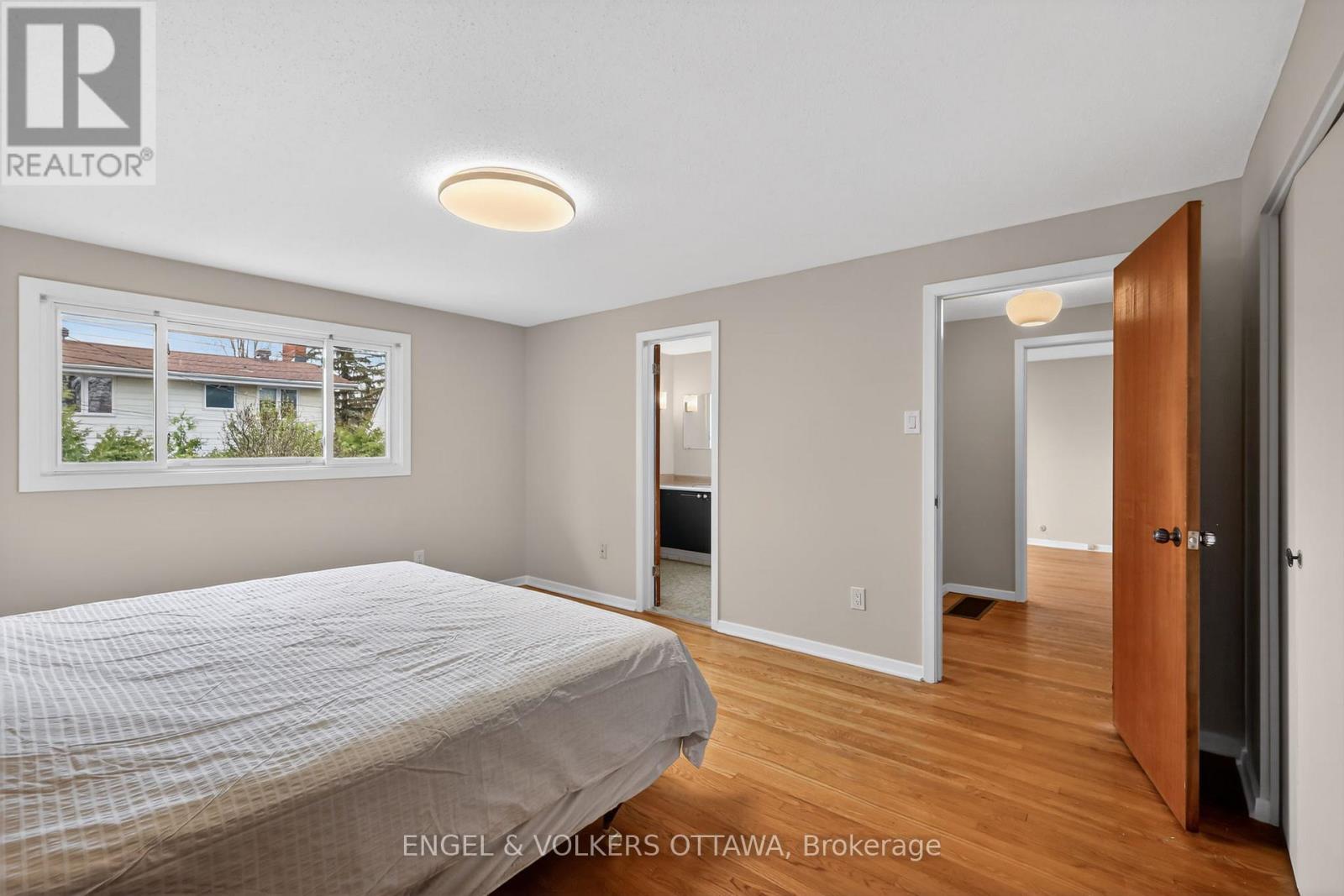 1795 Devlin Crescent