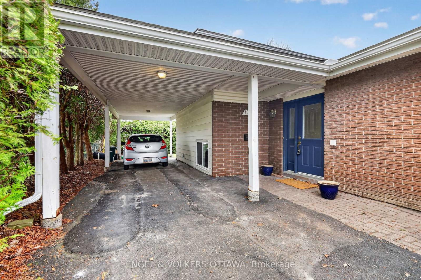 1795 Devlin Crescent