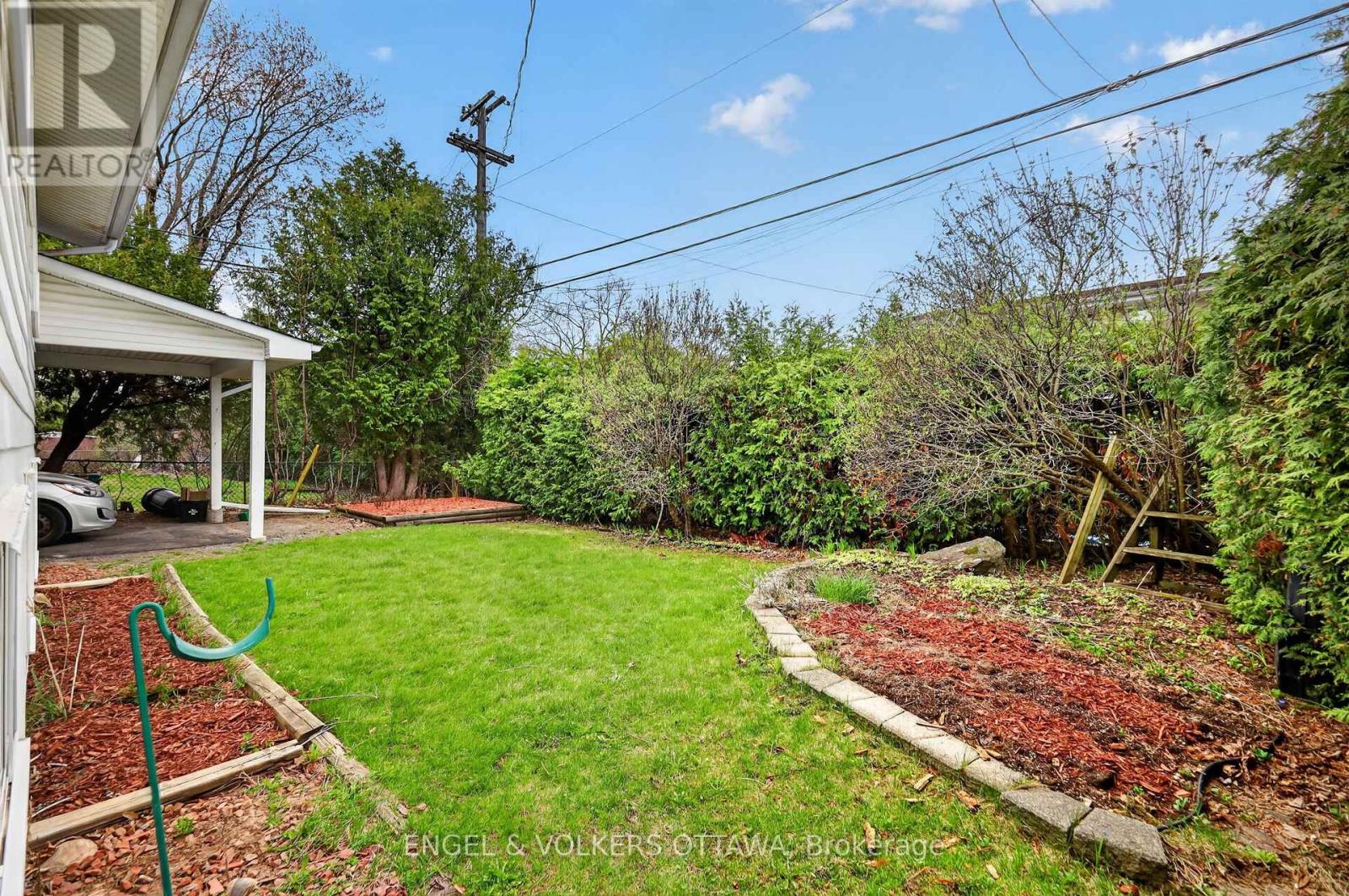 1795 Devlin Crescent