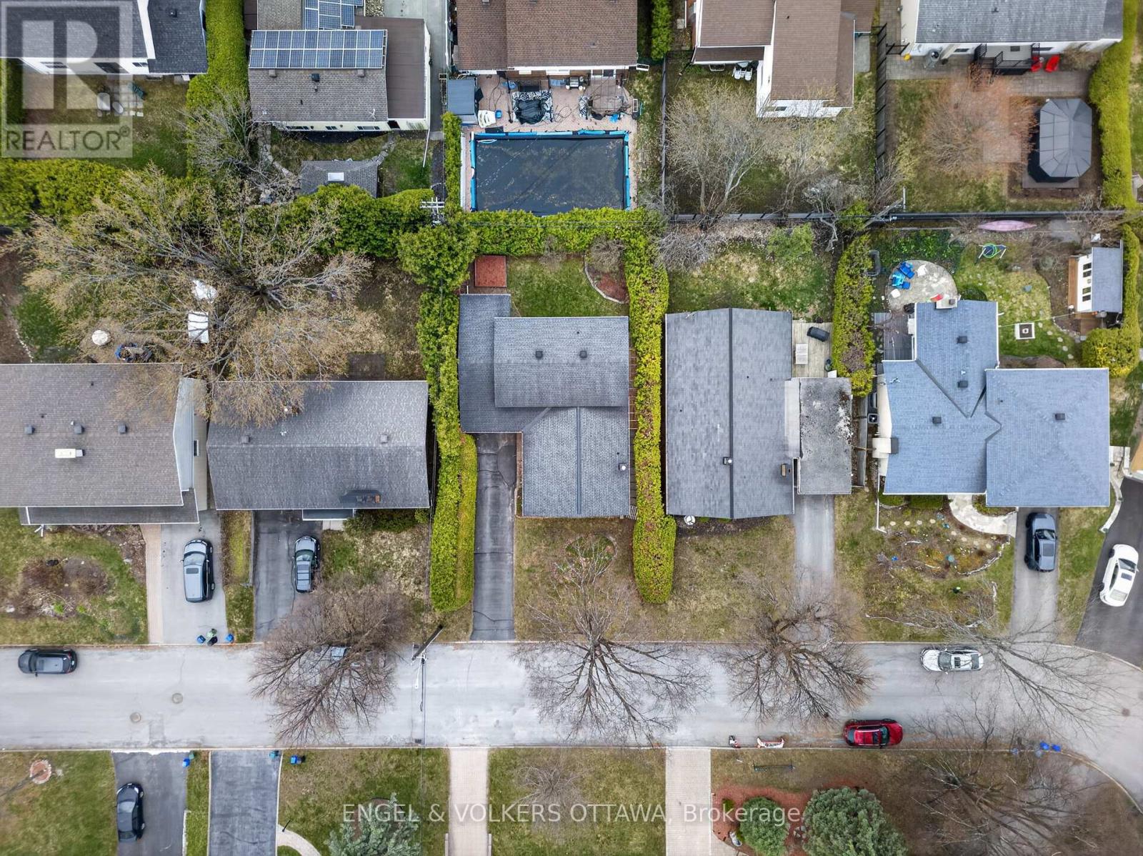 1795 Devlin Crescent