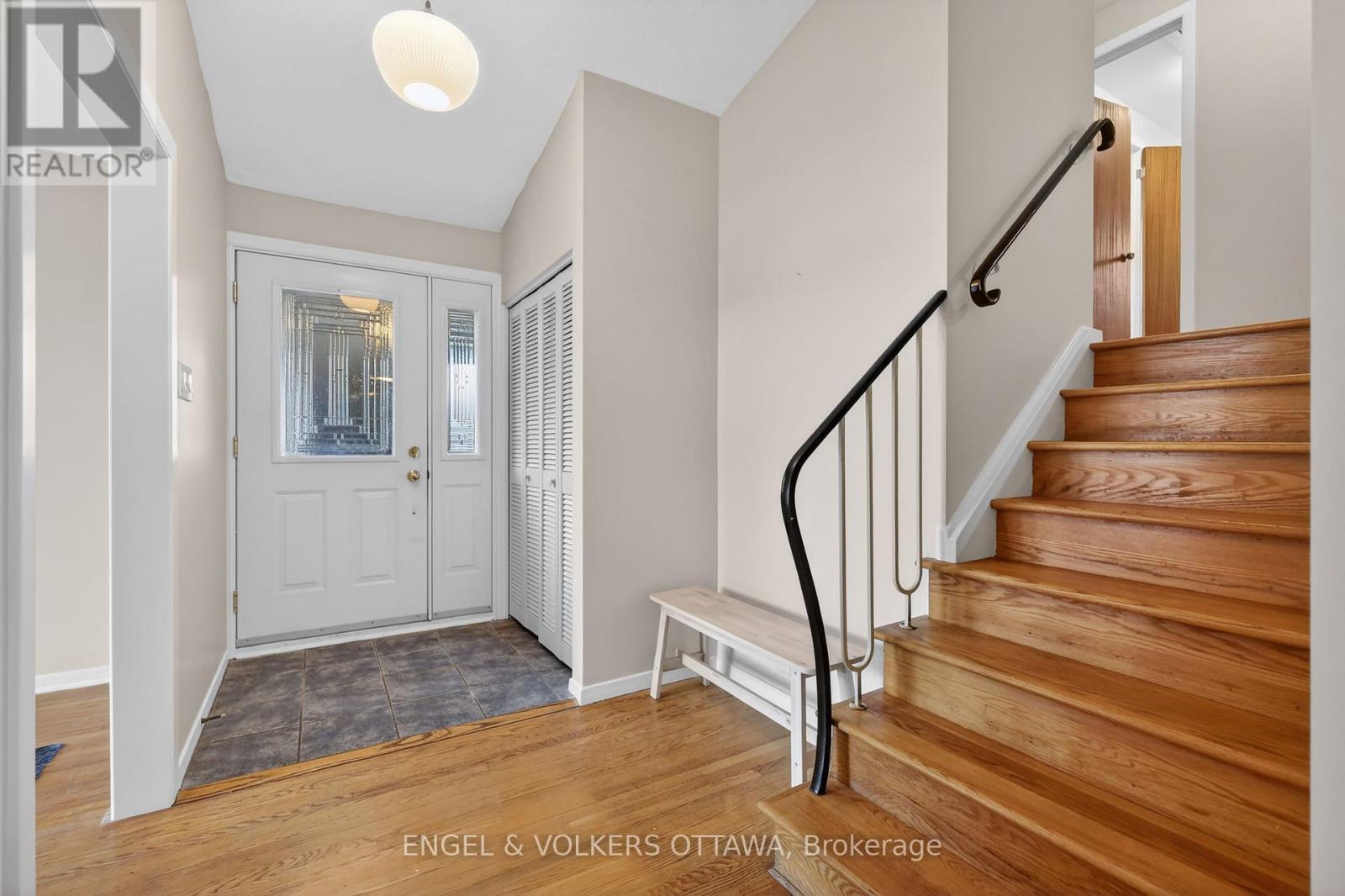 1795 Devlin Crescent