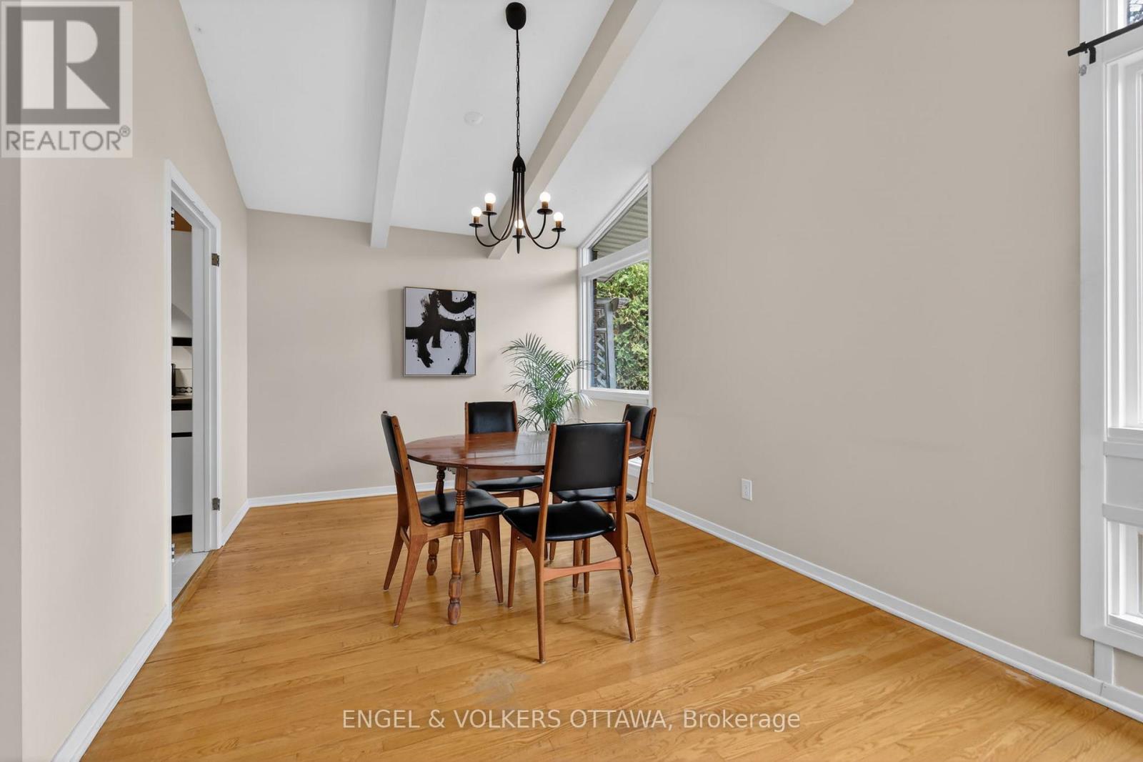1795 Devlin Crescent