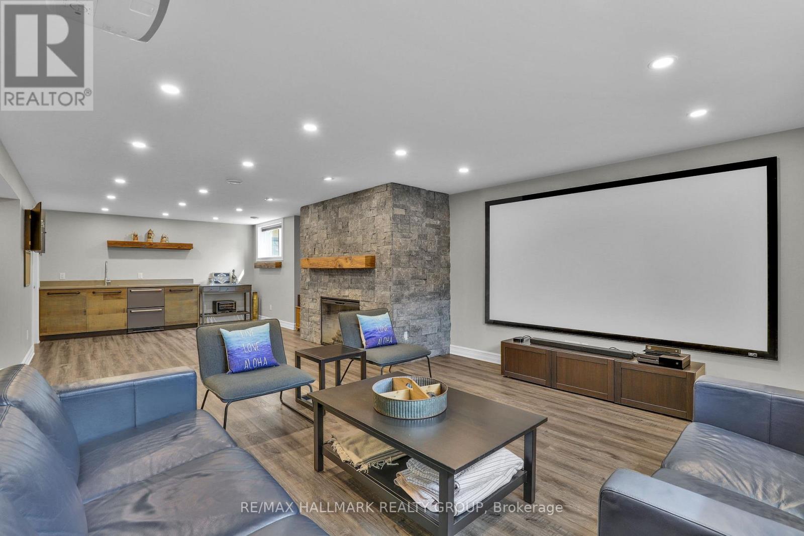 300 Amita Crescent