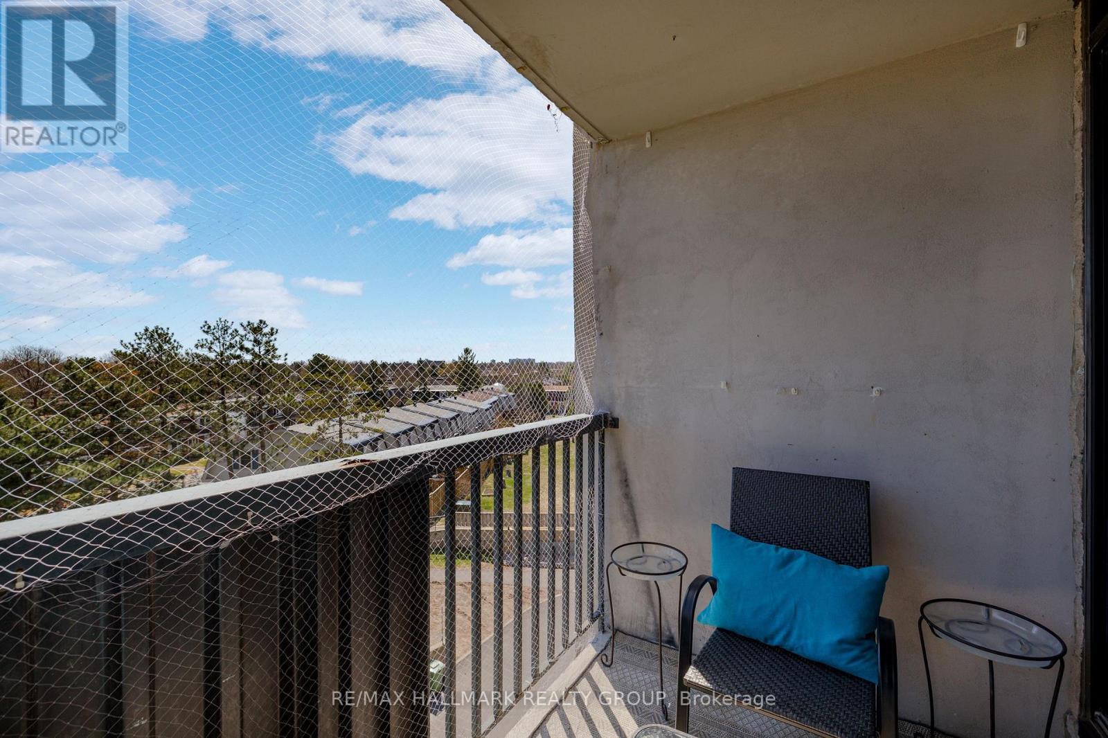 407 - 900 Dynes Road