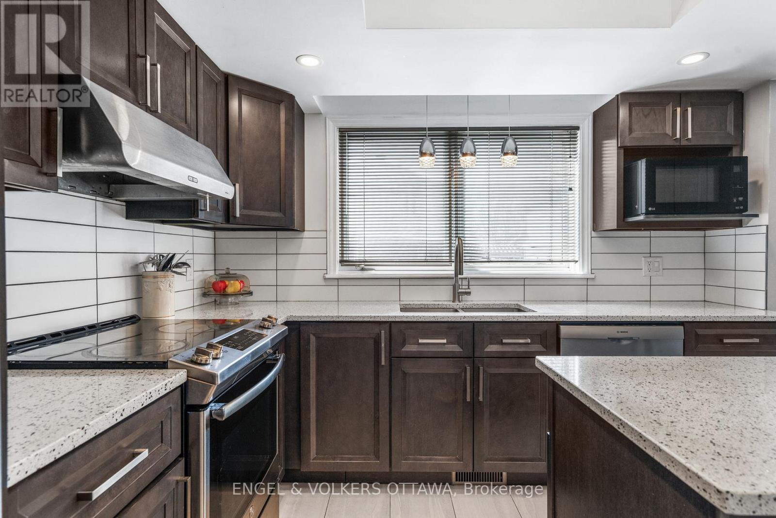 17 Hunterswood Crescent