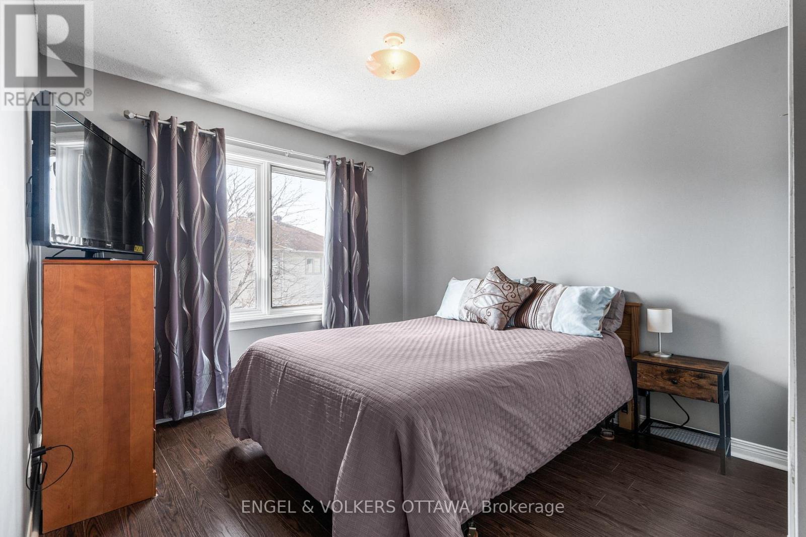 17 Hunterswood Crescent