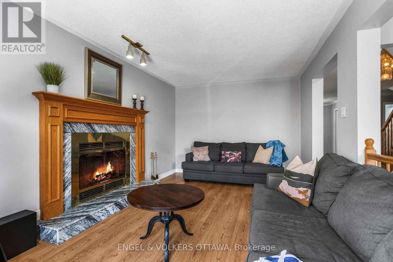 17 Hunterswood Crescent