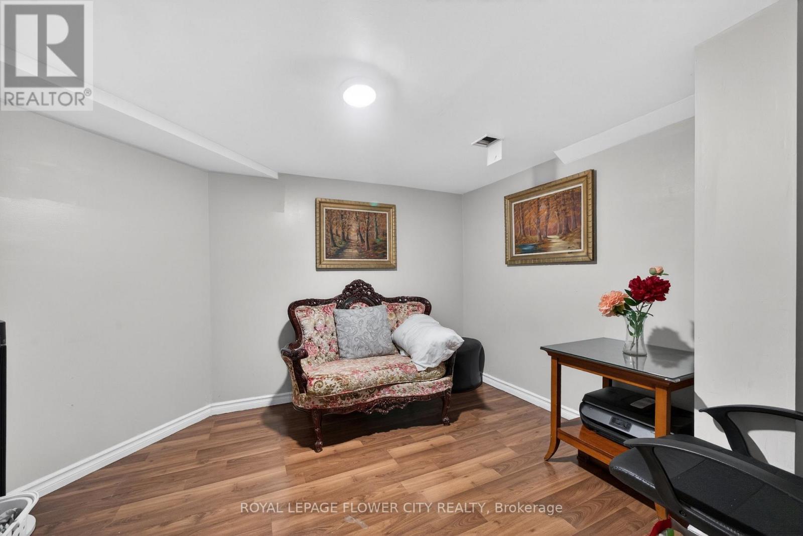 47 Inverkip Avenue