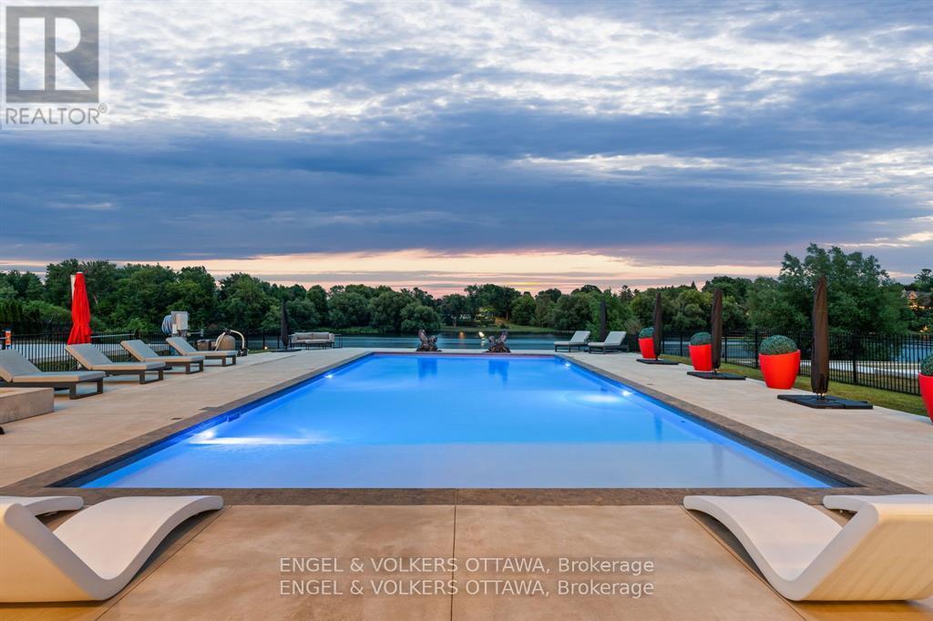 151 Winding Way