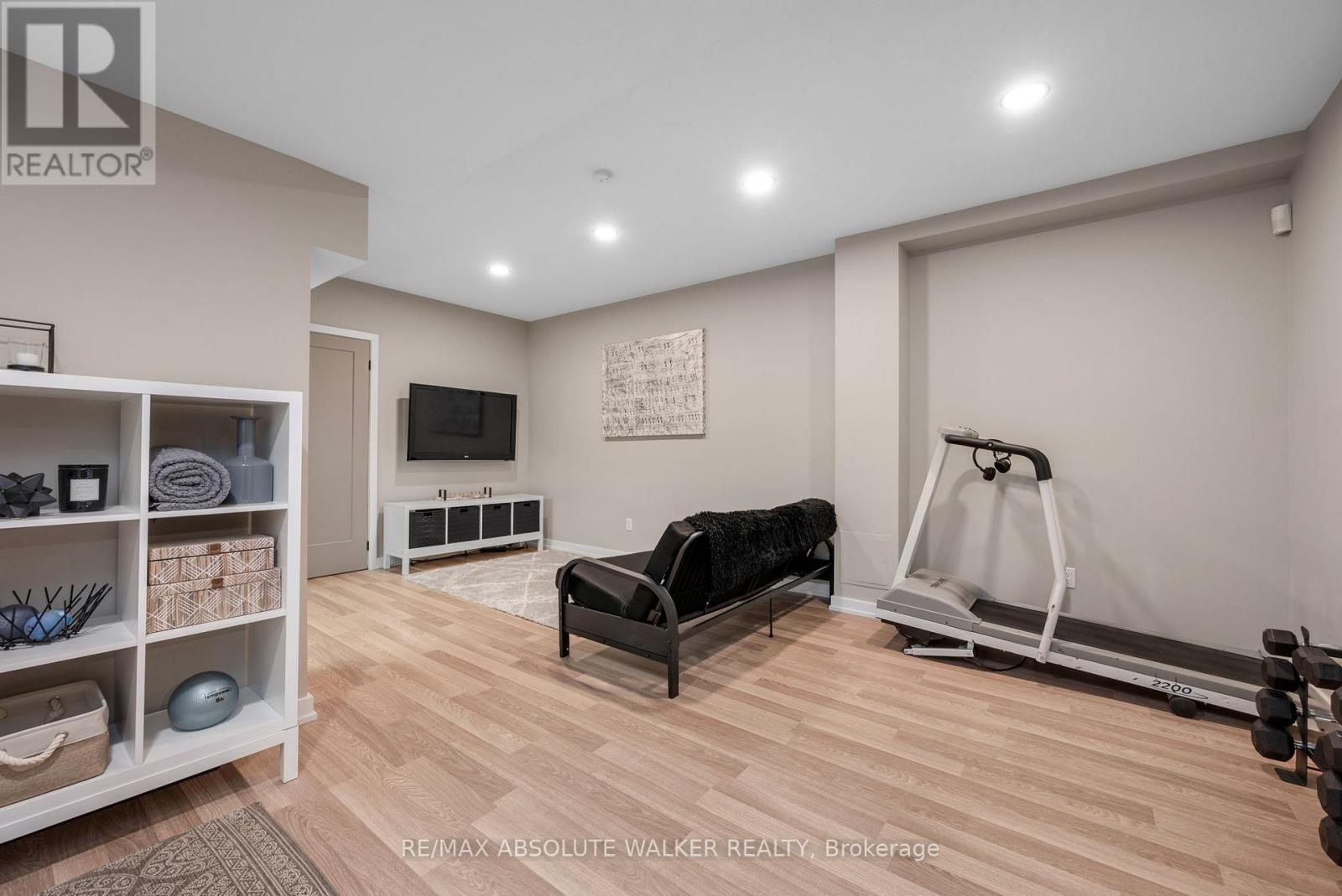 3458 Paul Anka Drive