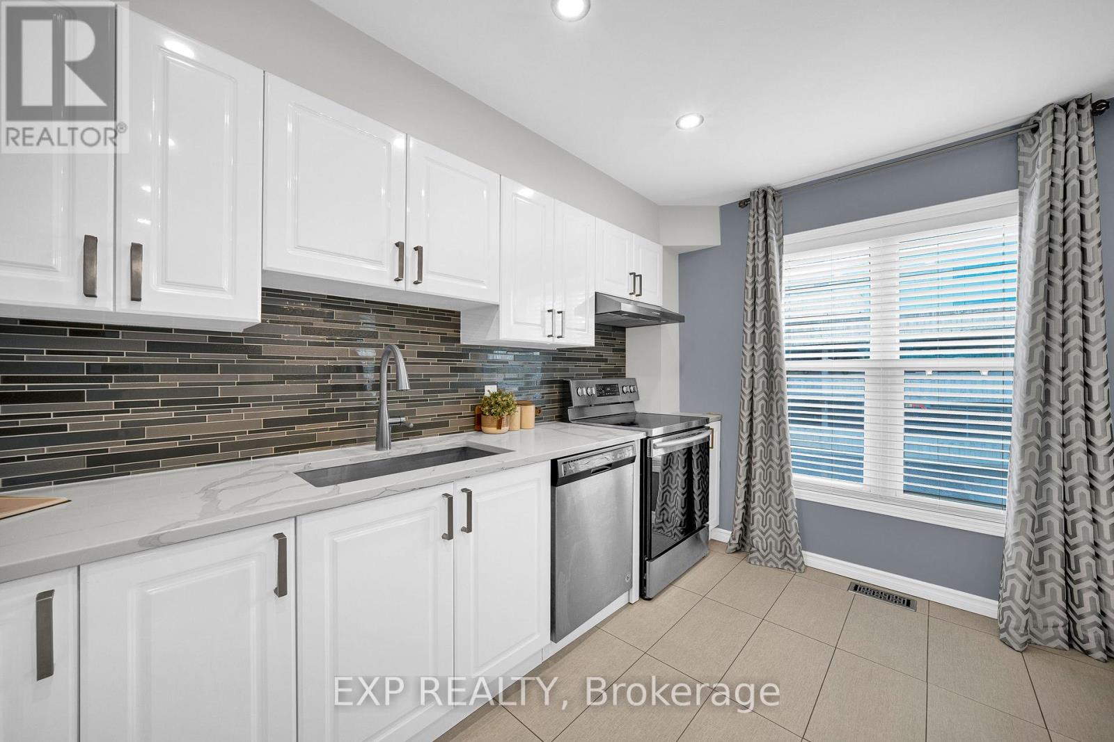 143 Arcola Private