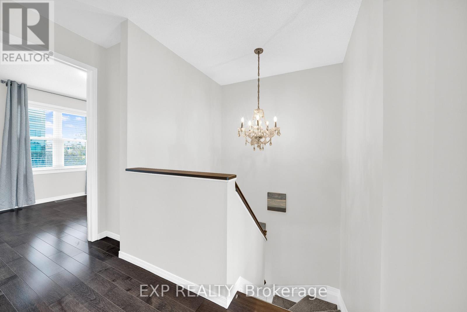 143 Arcola Private