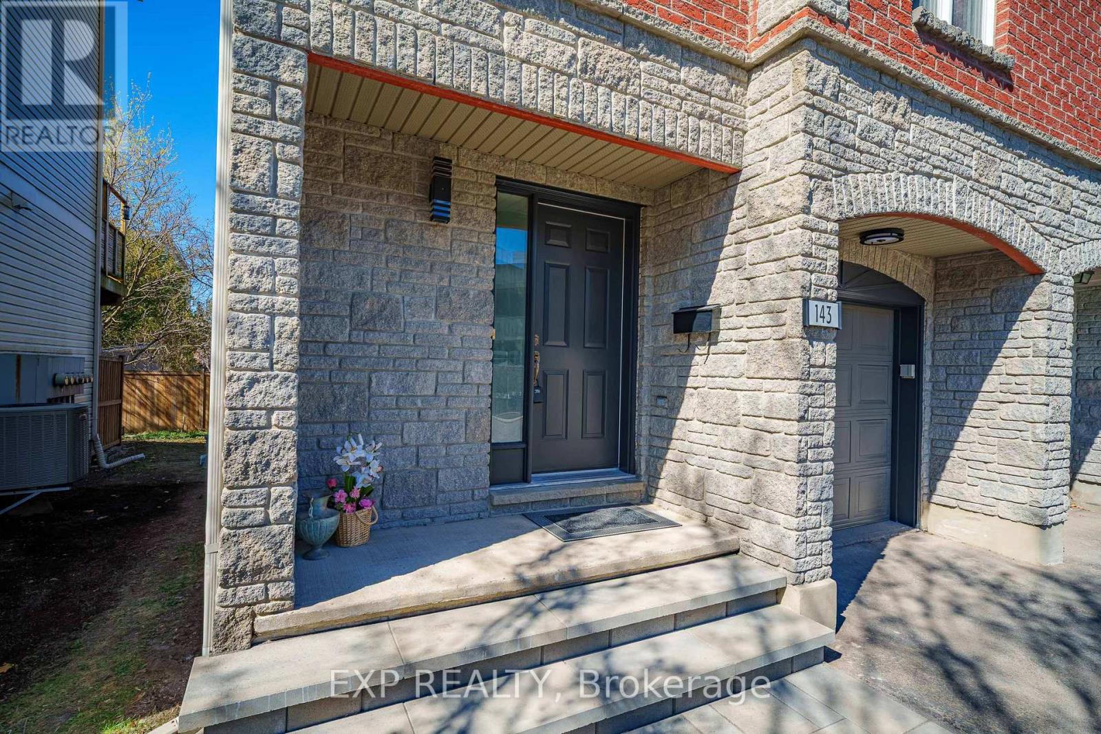 143 Arcola Private