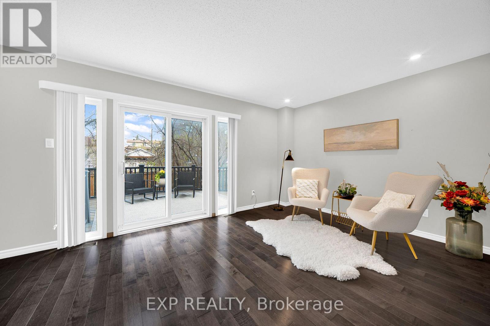 143 Arcola Private