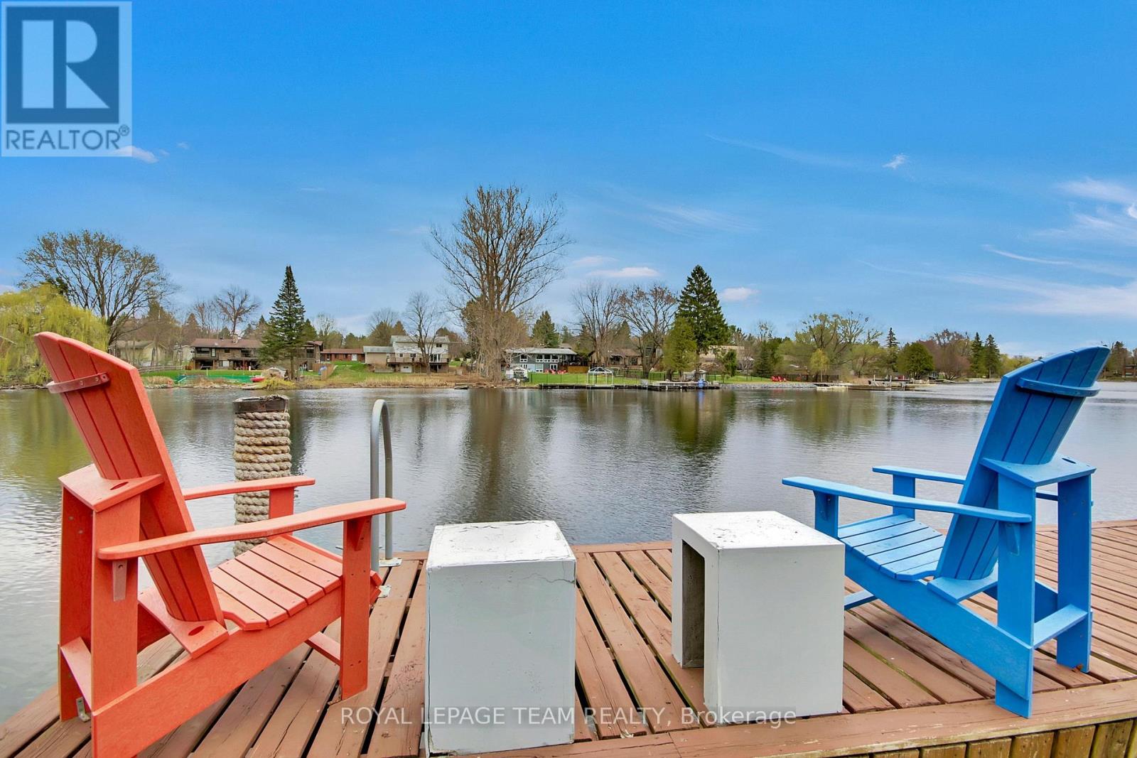 5591 Manotick Main Street