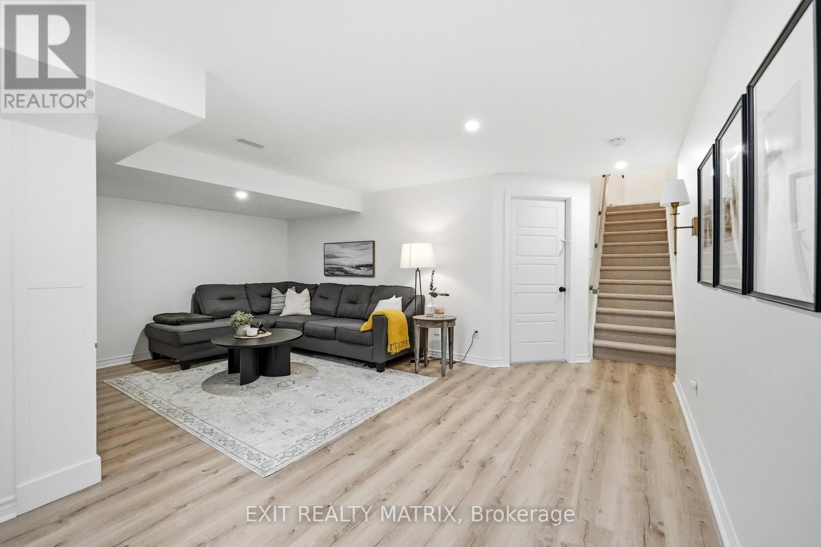 553 Jackdaw Avenue