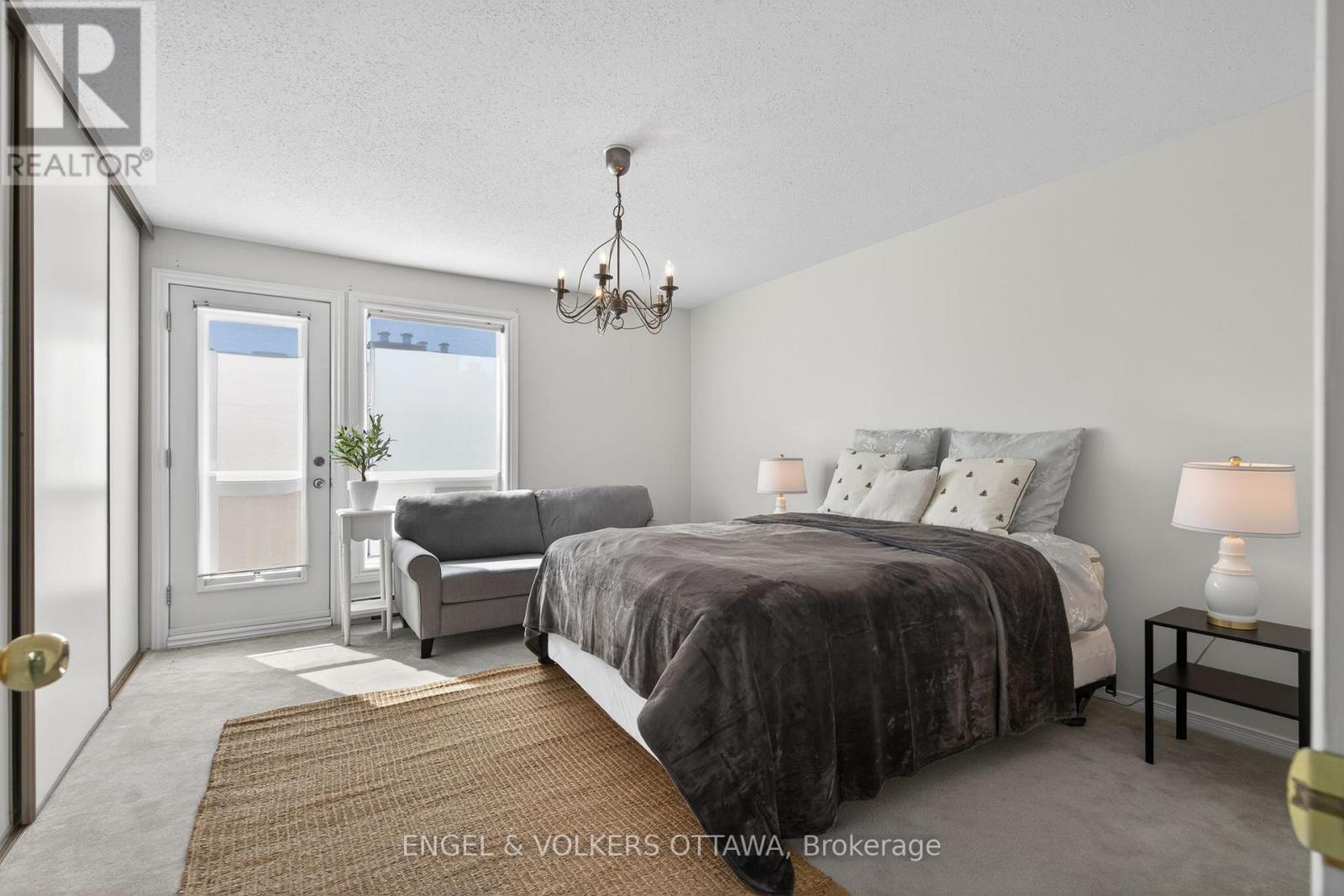 211 Briston Private