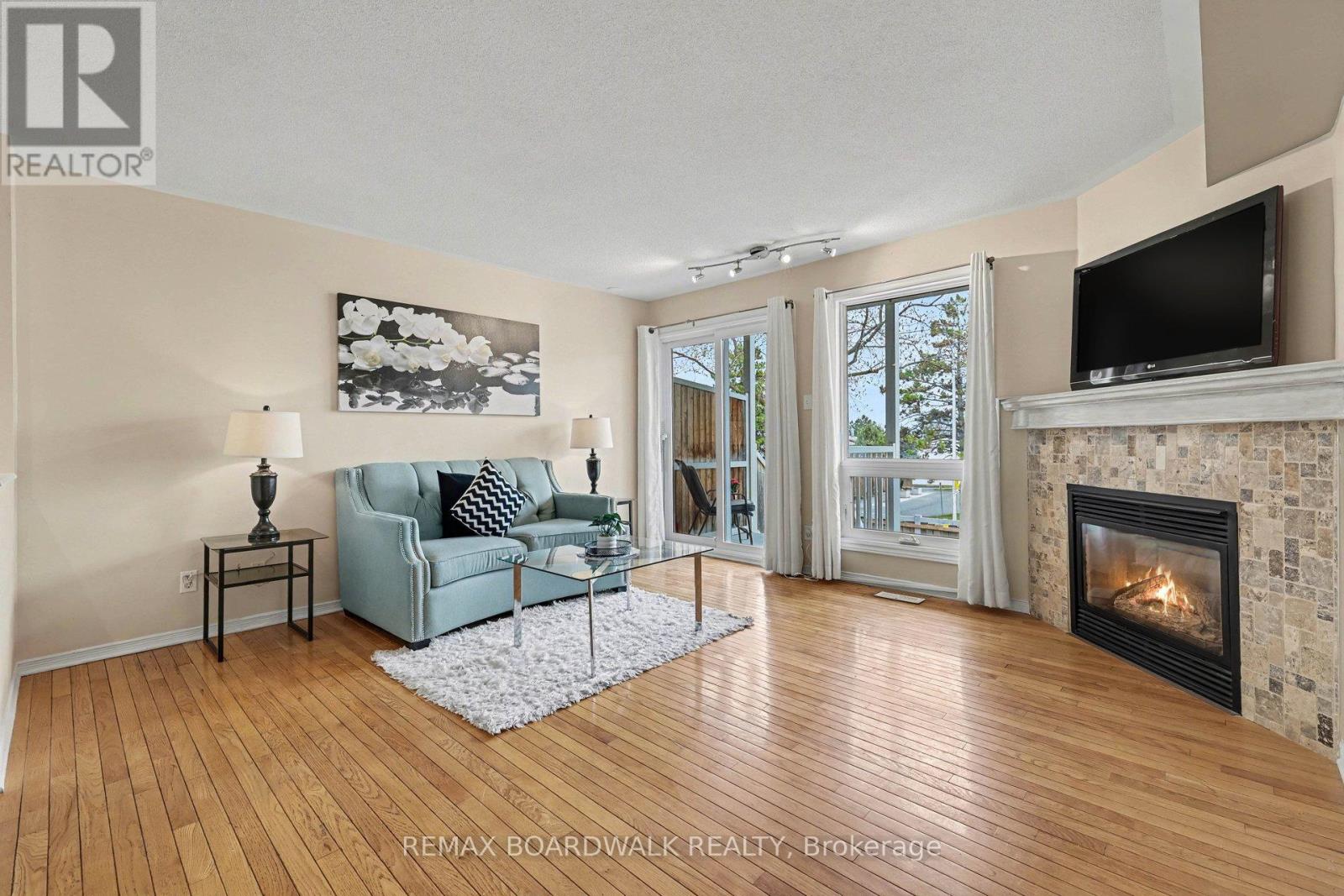 1607 Locksley Lane
