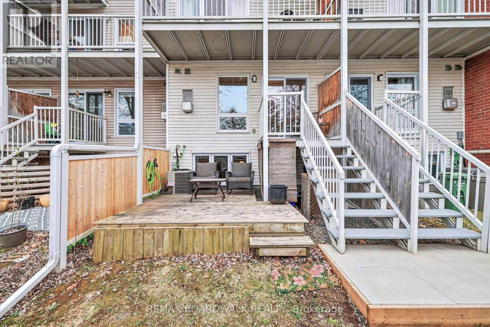 1607 Locksley Lane