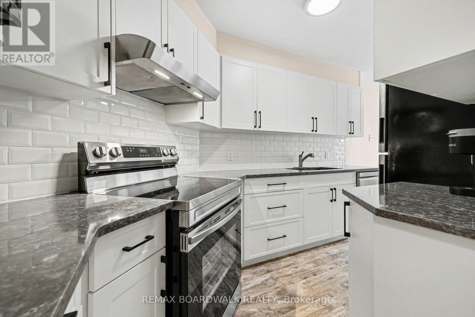 1607 Locksley Lane