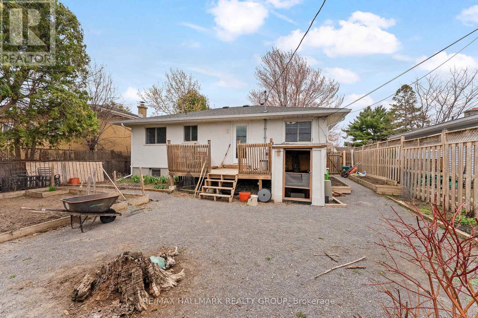 1318 Avenue Q