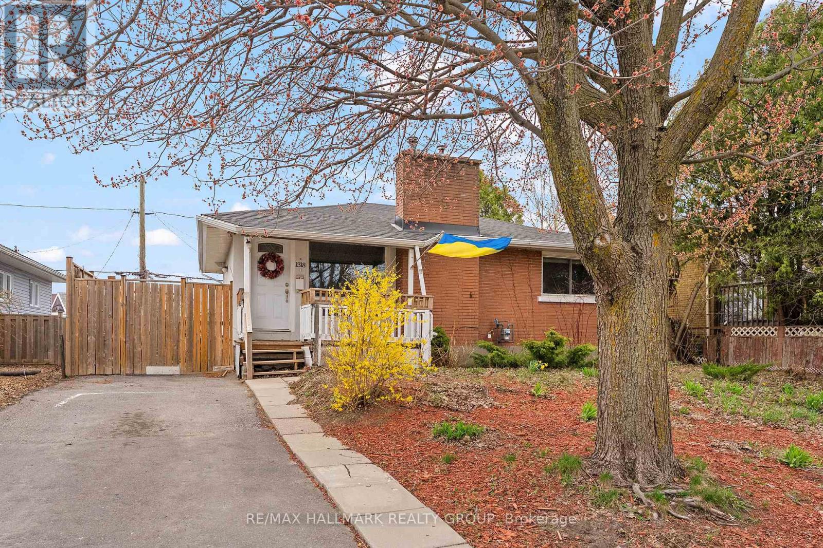 1318 Avenue Q