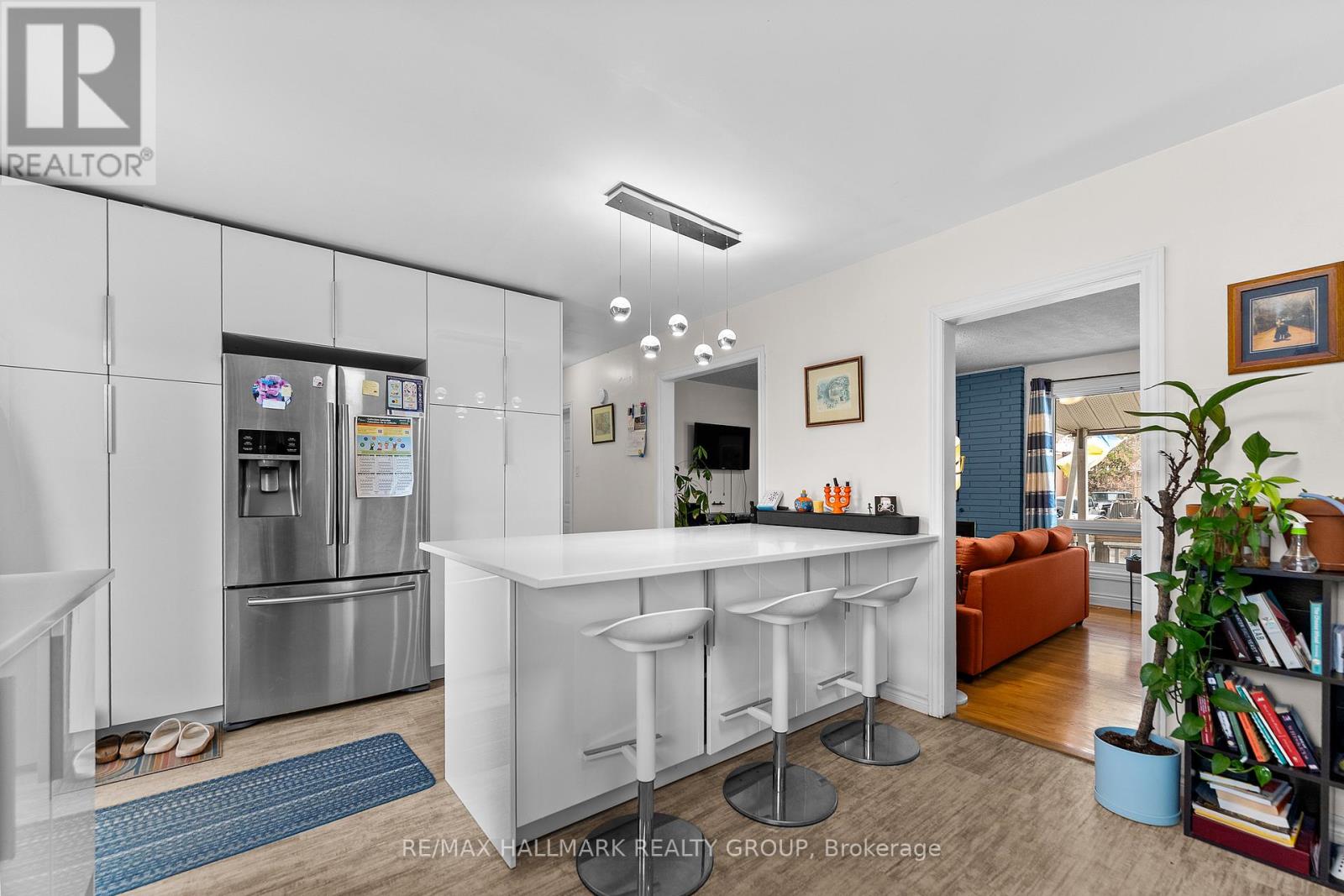 1318 Avenue Q