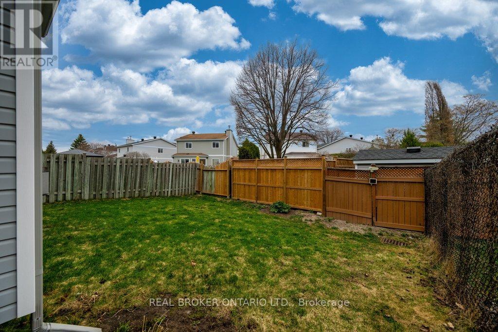 993 Sheenboro Crescent